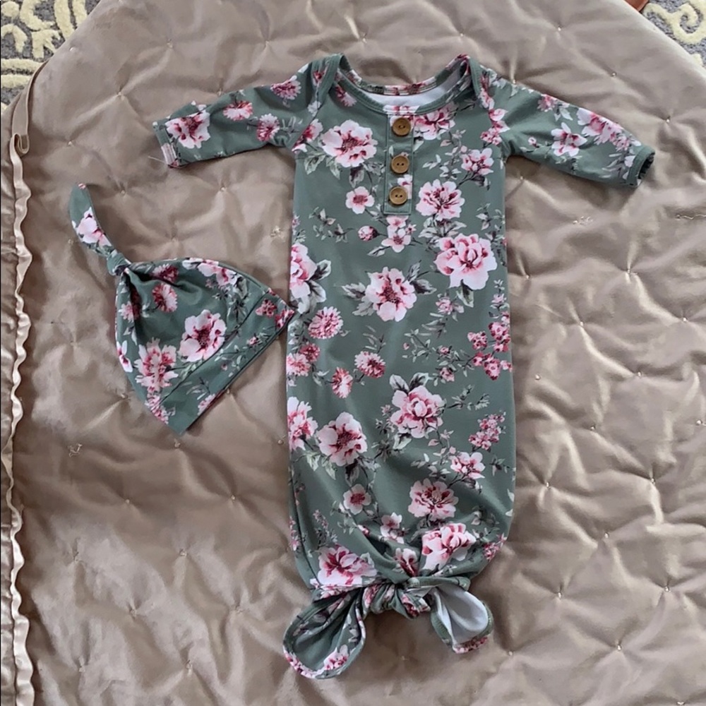 Caden Lane Knotted Gown & Cap Set